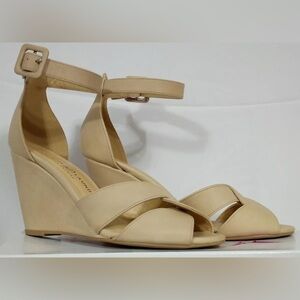 NWOT Chinese Laundry Women's Cream Sandals